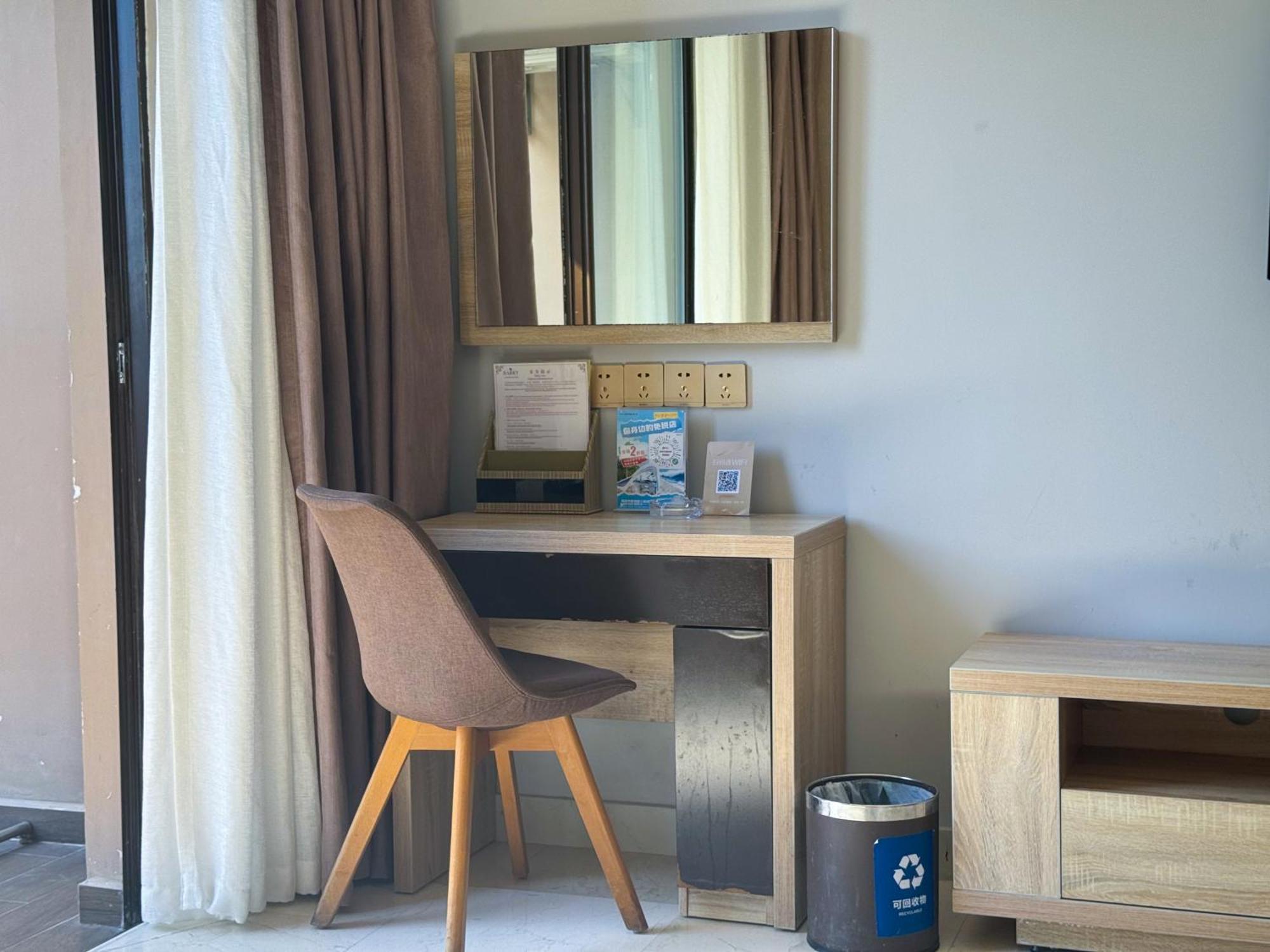 Barry Boutique Hotel Sanya Esterno foto